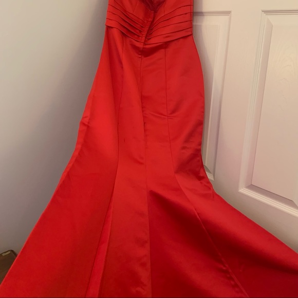 Jessica McClintock for Gunne Sax Red Strapless Mermaid Dress - Picture 6 of 12